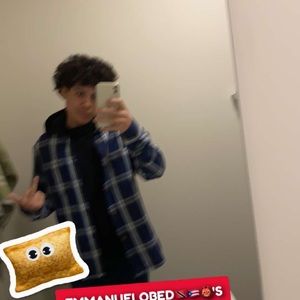 Meet your Posher, Emmanuel